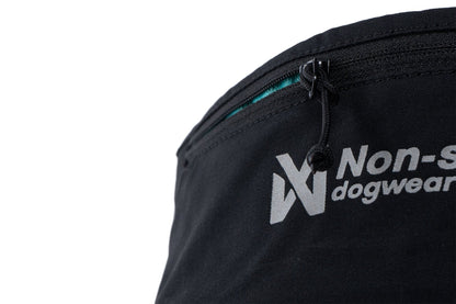 Cinturón canicross Rush belt Non-stop dogwear negro y turquesa bolsillo con cremallera y logo reflectante